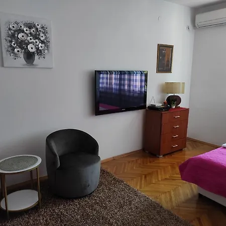 Stan U Centru Apartment Podgorica Exterior photo